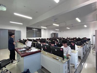 深耕技術沃土，共繪智創藍圖——信息工程學院開展公開教學教研觀察活動